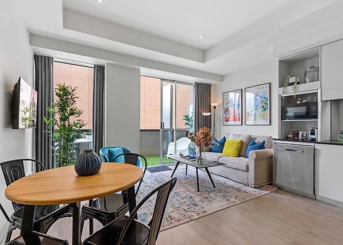 Sophisticated Cbd 2-Bed Apartment By Yarra River
