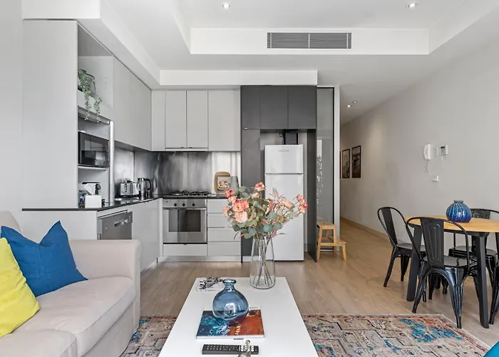 Sophisticated Cbd 2-Bed Apartment By Yarra River