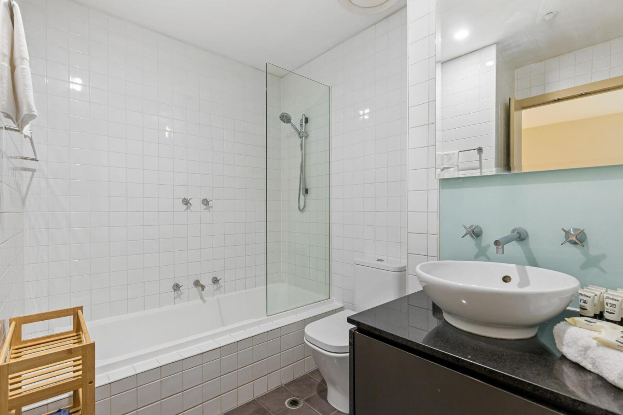 Sophisticated Cbd 2-bed By Yarra River *