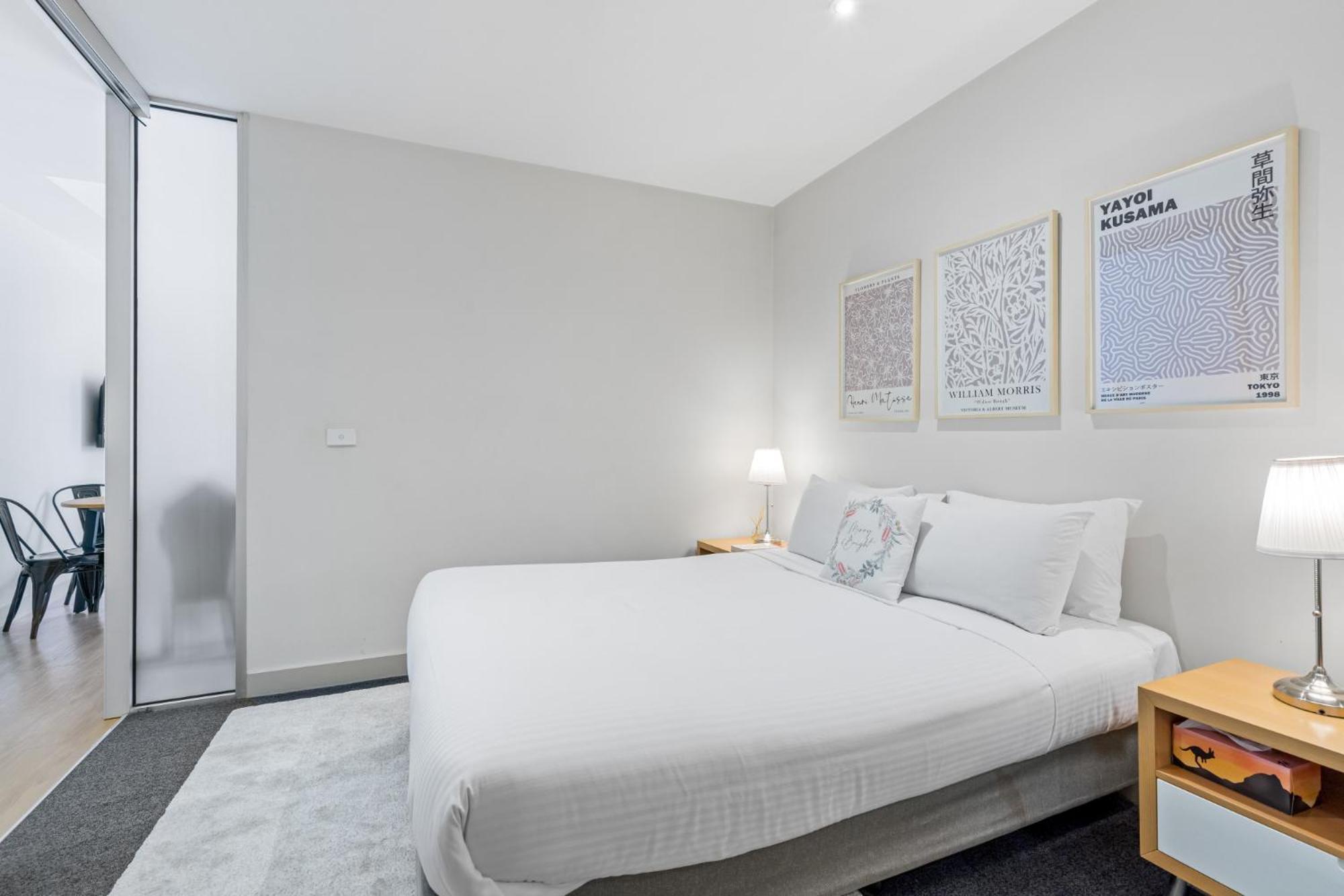 Sophisticated Cbd 2-bed By Yarra River Apartment